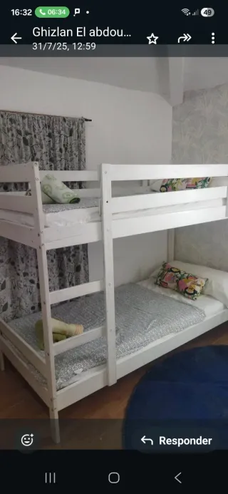 Literas de madera blancas