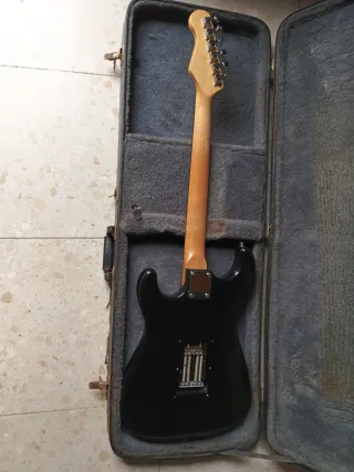 Guitarra Eléctrica Tomson Negra