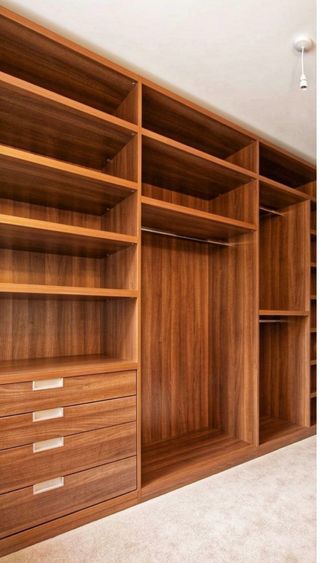 Armario modular madera oscura