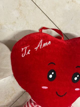 Peluche Cuore Rosso con Ali e Gambe