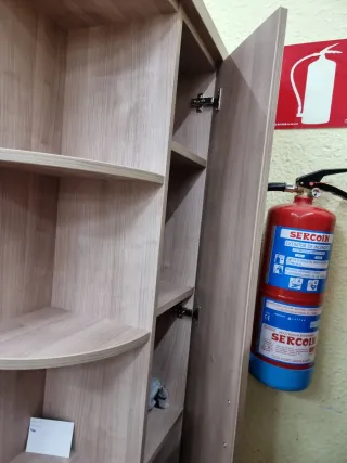 Armario Esquinero Madera y Cristal