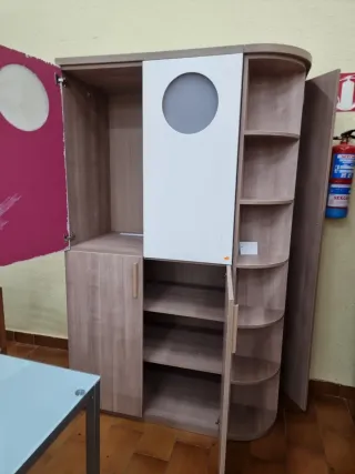 Armario Esquinero Madera y Cristal