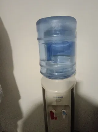 Dispensador Agua Fría y Caliente