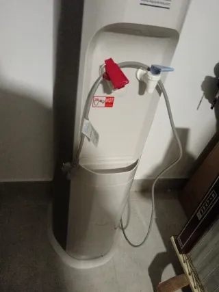 Dispensador Agua Fría y Caliente