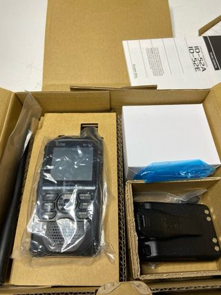 : Transceptor Icom ID-52E VHF/UHF
