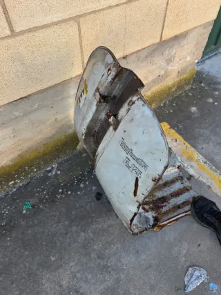 Tapa Lambretta con logo 125