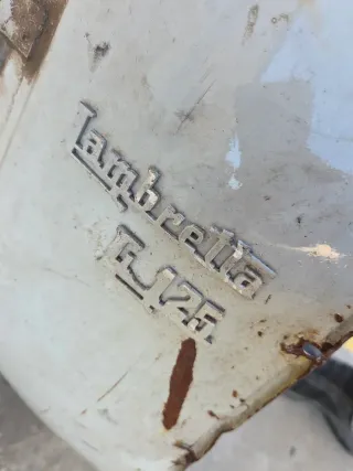 Tapa Lambretta con logo 125