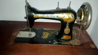 Máquina de coser Singer antigua