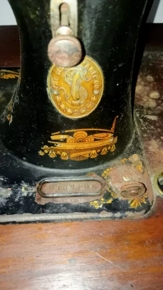 Máquina de coser Singer antigua