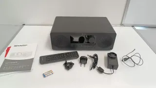 Radio Sharp Negra con Mando W4Y9296