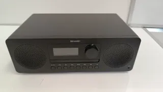 Radio Sharp Negra con Mando W4Y9296