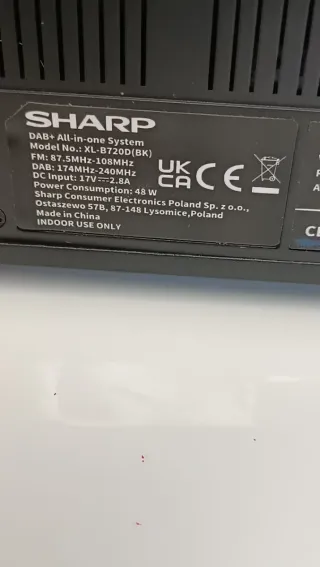 Radio Sharp Negra con Mando W4Y9296