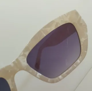 Gafas de sol nacaradas crema y oro dorado