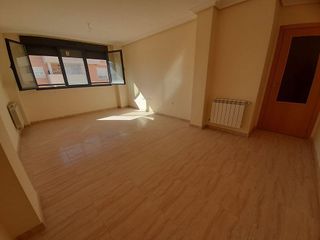 Piso en venta en PAU 2-600 en Puertollano