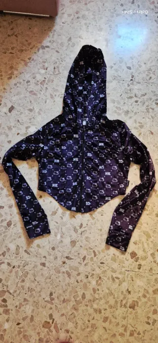 Sudadera Bershka Hello Kitty Morada