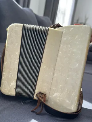 Acordeón Hohner Tango II en perfecto estado