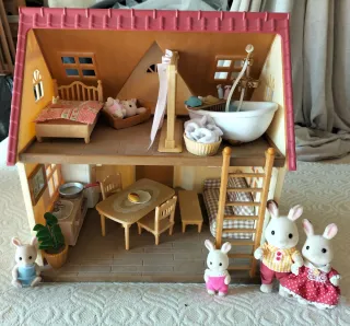 Lote de casas y figuras de Sylvanian Families