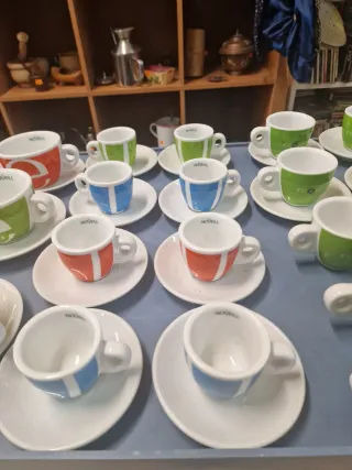 Juego Tazas y Platos Cerámica Multicolor