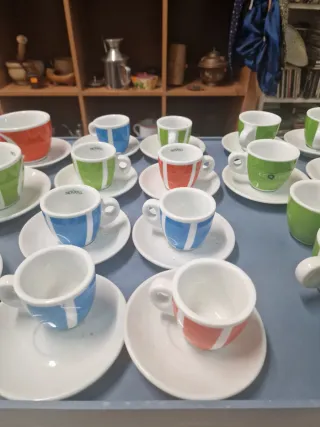 Juego Tazas y Platos Cerámica Multicolor