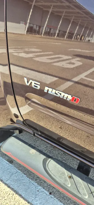 Nissan Navara 3.0 V6  2013