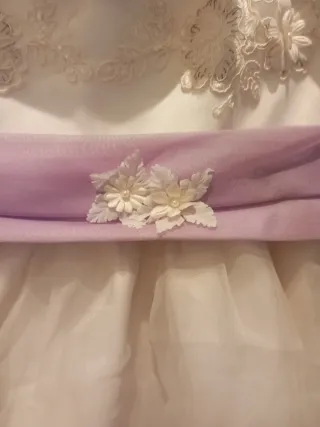 Vestido de comunión blanco y morado
