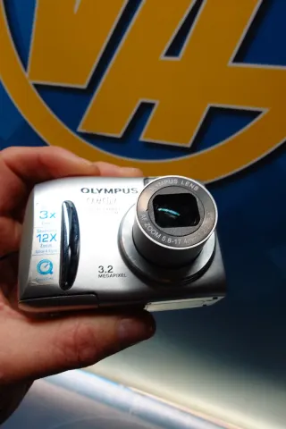 Cámara Digital Olympus C-370 Plata