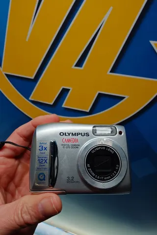 Cámara Digital Olympus C-370 Plata