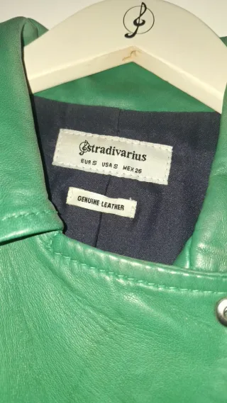 Chaqueta de piel verde