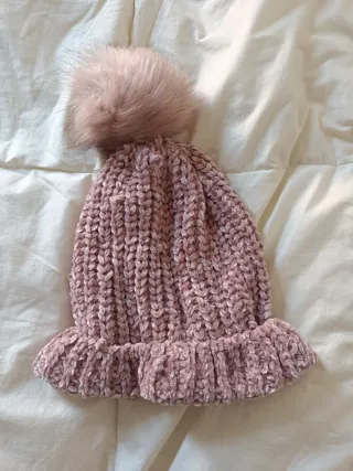 Gorro de invierno rosa con pompón