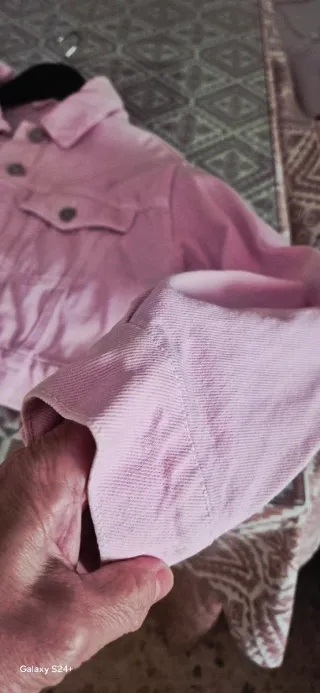 Chaqueta vaquera rosa Bershka mujer