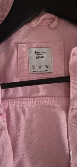 Chaqueta vaquera rosa Bershka mujer