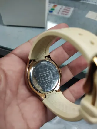 Reloj Tommy Hilfiger Blanco y Dorado