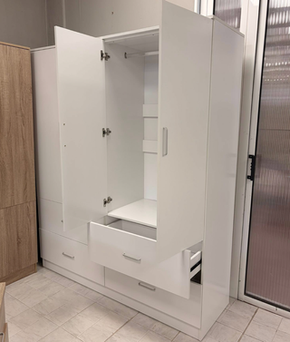 Armario 3 puertas madera y espejo