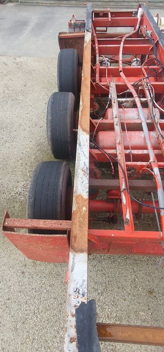 SEMIRREMOLQUE EN CHASIS