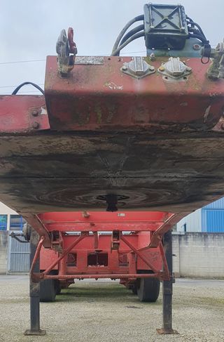 SEMIRREMOLQUE EN CHASIS