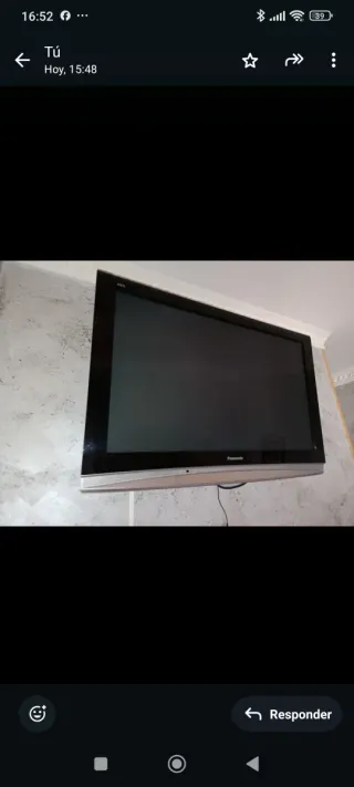 Televisión Panasonic Negra y Plateada