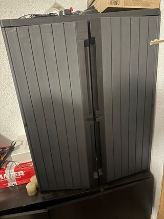 Armario de herramientas de plástico gris