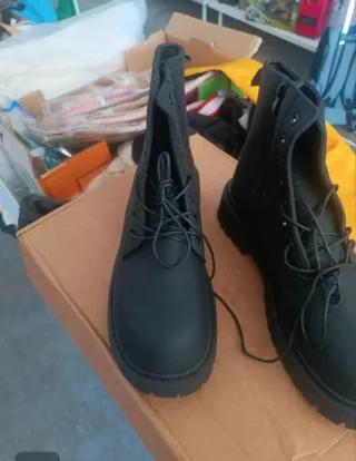 Botas militares negras