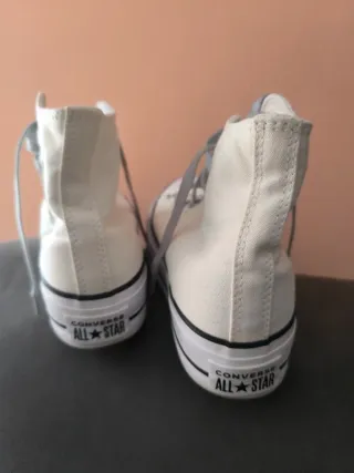 Zapatillas Converse Blancas y Grises