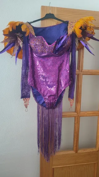 Costume di Carnevale Viola con Piume Arancioni