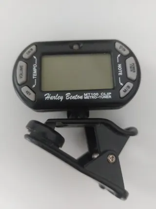 Afinador y metrónomo Harley Benton MT100 Clip