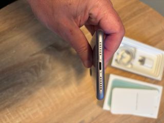 iPhone 11 malva / morado 64GB