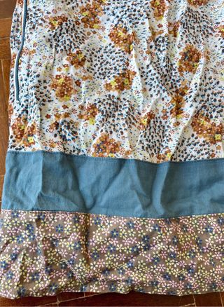 Top solto com padrões florais (throttleman, M)