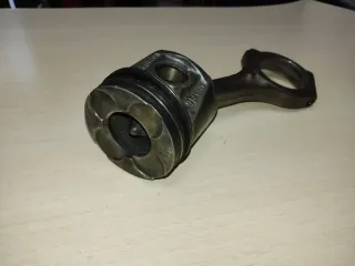 Pistón y biela VW AUDI SKODA 2.5 TDI BDG