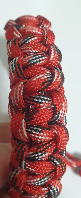 Pulsera de cuerda trenzada multicolor
