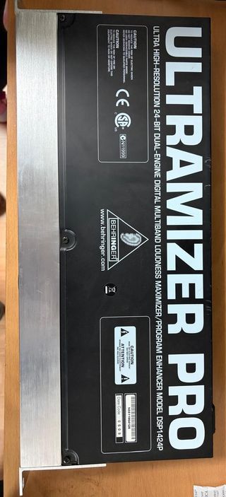 Behringer Ultramizer Pro DSP 1424P