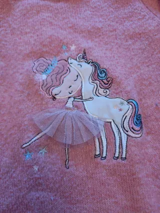 Vestido de punto rosa niña unicornio. Hermanas