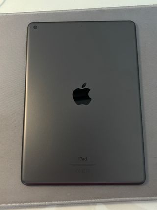 Apple iPad 9ª Gen Space Gray + Teclado Apple