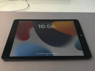 Apple iPad 9ª Gen Space Gray + Teclado Apple