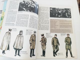 Antigua revista Armas y Uniformes de la URSS